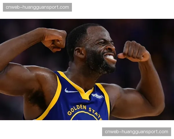 特写：追梦格林领到个人第16次技术犯规，面临自动停赛一场