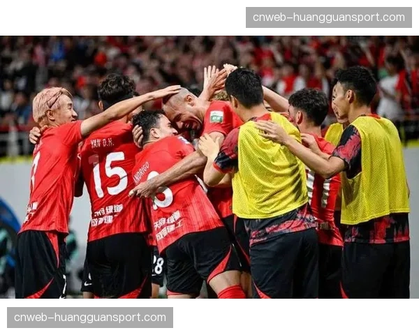 成都蓉城4-0大胜浙江队，以22分继续领跑积分榜